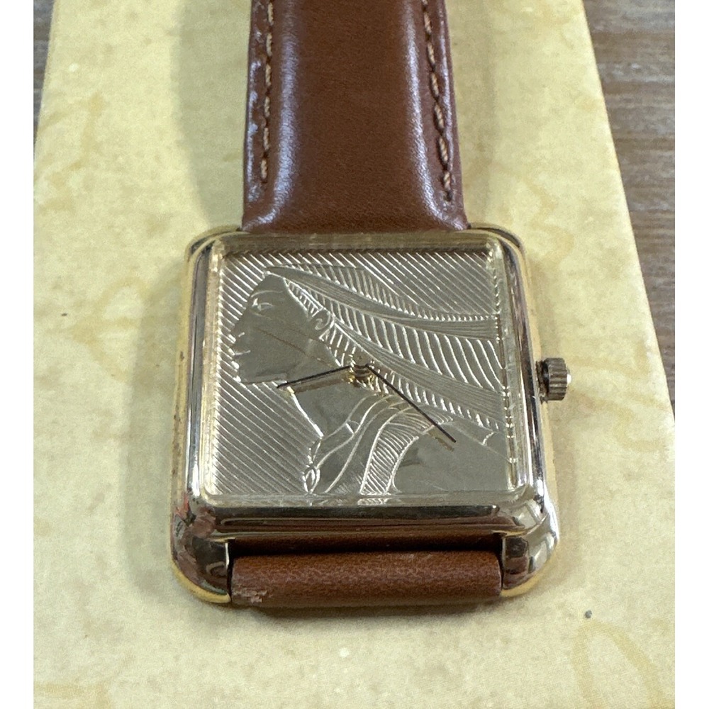 POCAHONTAS, Disney Store GOLD EMBOSSED ULTRA RARE UNISEX CHARACTER WATCH - Picture 3 of 5